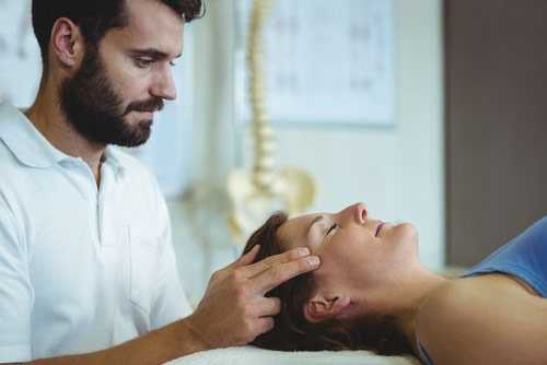 10 Signs You Need To Visit A Physiotherapist At The Earliest